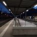 Bahnhof Flüelen, beleuchteter Perron